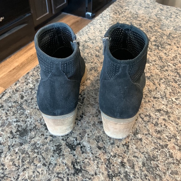 Steve Madden Suede Perforated Booties - Size 9 - Picture 3 of 3